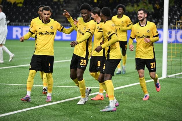 BERN, SWITZERLAND - OCTOBER 23: Chris Bedia of Young Boys c) celebrating his goal with the teammates 3:1 during the UEFA Europa League 2025 26 League Phase MD3 match between BSC Young Boys and PFC Ludogorets 1945 at Stadion Wankdorf on October 23, 2025 in Bern, Switzerland. Bern Stadion Wankdorf Bern Switzerland Copyright: xJustPictures.ch ManuelxWinterbergerx jp-en-EuSpIm-MWI--4422