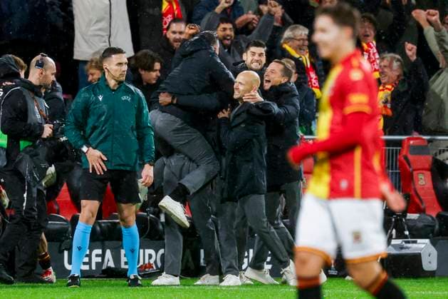 after the final whistle head coach Melvin Boel of Go Ahead Eagles celebrates the victory with his technical staff Go Ahead Eagles v Aston Villa FC, UEFA Europa League 2025 26 League Phase MD3, Go Ahead Eagles v Aston Villa FC, Stadion De Adelaarshorst, October 23, 2025, Deventer, Netherlands.