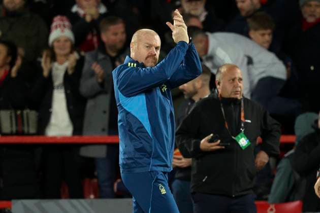 Nottingham Forest FC v FC Porto - UEFA Europa League 2025 26 League Phase MD3 Sean Dyche Head Coach of Nottingham Forest applauds the fans after the UEFA Europa League 2025 26 League Phase MD3 match between Nottingham Forest FC and FC Porto at City Ground on October 23, 2025 in Nottingham, England. Nottingham City Ground England United Kingdom Copyright: xNealxSimpson Sportsphoto APLx 14139523