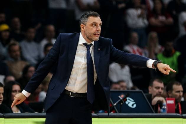 KK Crvena zvezda v Saski Baskonia - EuroLeague BELGRADE, SERBIA - OCTOBER 23: Head Coach of KK Crvena zvezda Ioannis Sfairopoulos follows Turkish Airlines EuroLeague basketball match between KK Crvena zvezda and Saski Baskonia at the Belgrade Arena in Belgrade, Serbia on October 23, 2025. Filip Stevanovic Anadolu Belgrade Serbia. Editorial use only. Please get in touch for any other usage.  Copyright: x2025xAnadoluxFilipxStevanovicx