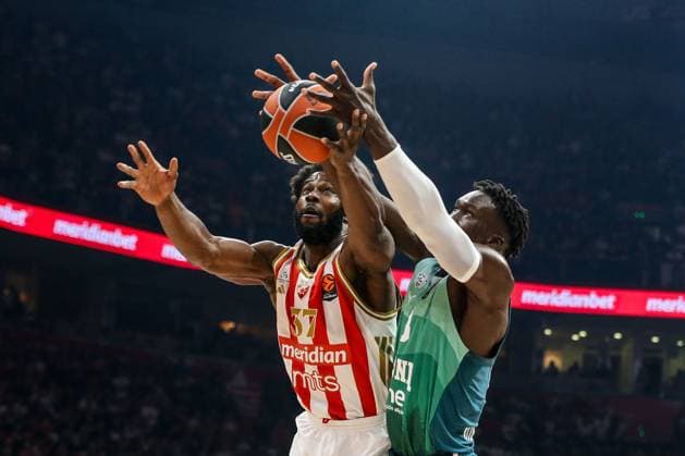 KK Crvena zvezda v Saski Baskonia - EuroLeague BELGRADE, SERBIA - OCTOBER 23: Semi Ojeleye of KK Crvena zvezda??????? in action during Turkish Airlines EuroLeague basketball match between KK Crvena zvezda and Saski Baskonia at the Belgrade Arena in Belgrade, Serbia on October 23, 2025. Filip Stevanovic Anadolu Belgrade Serbia. Editorial use only. Please get in touch for any other usage.  Copyright: x2025xAnadoluxFilipxStevanovicx