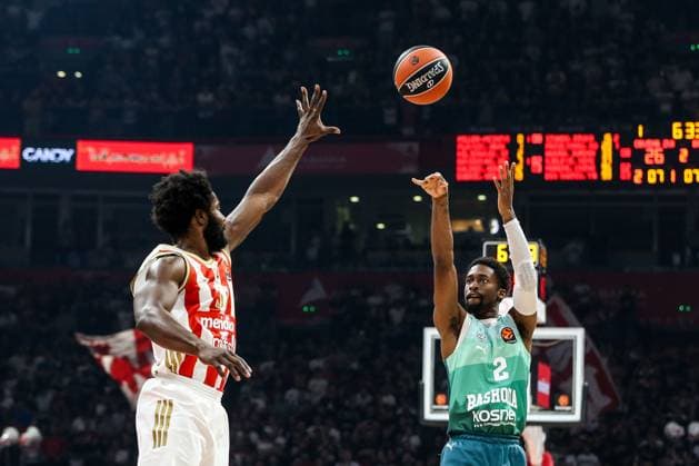 KK Crvena zvezda v Saski Baskonia - EuroLeague BELGRADE, SERBIA - OCTOBER 23: Kobi Simmons of Saski Baskonia?????????????? in action during Turkish Airlines EuroLeague basketball match between KK Crvena zvezda and Saski Baskonia at the Belgrade Arena in Belgrade, Serbia on October 23, 2025. Filip Stevanovic Anadolu Belgrade Serbia. Editorial use only. Please get in touch for any other usage.  Copyright: x2025xAnadoluxFilipxStevanovicx