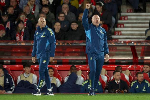 Nottingham Forest FC v FC Porto - UEFA Europa League 2025 26 League Phase MD3 Ian Woan assistant Coach of Nottingham Forest and Sean Dyche Head Coach of Nottingham Forest on the side line during the UEFA Europa League 2025 26 League Phase MD3 match between Nottingham Forest FC and FC Porto at City Ground on October 23, 2025 in Nottingham, England. Nottingham City Ground England United Kingdom Copyright: xNealxSimpson Sportsphoto APLx 14139531