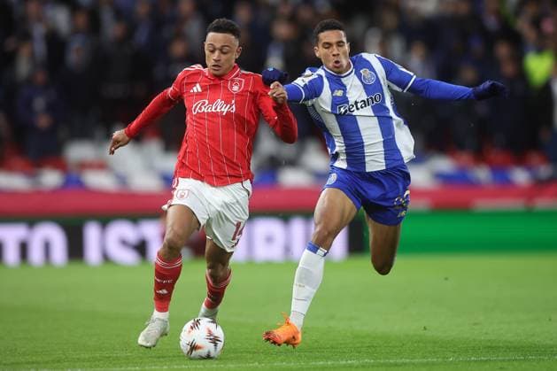Nottingham Forest v Porto 23 October 2025, Nottingham - UEFA Europa League - Nottingham Forest v Porto. Dan Ndoye of Nottingham Forest and Alberto Costa of FC Porto (photo by Daniel Chesterton) Nottingham UK Copyright: xDanielxChestertonxOffside
