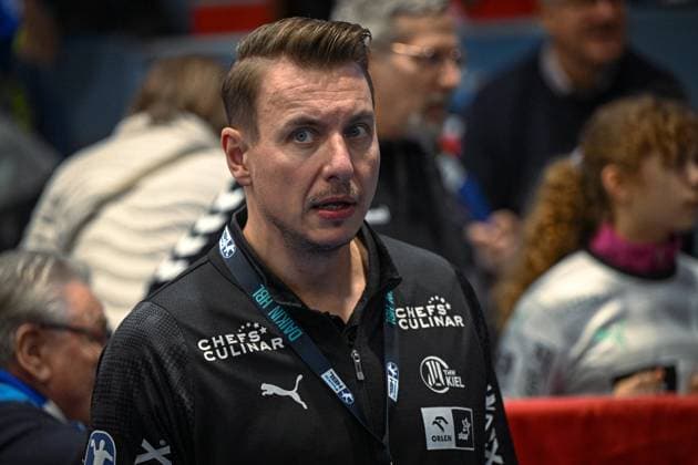 Deutschland, Handball, 1. Bundesliga DAIKIN HBL, 10. Spieltag, 2025 2026, VfL Gummersbach vs THW Kiel, 23.10.2025, SCHWALBE Arena, Gummersbach, Deutschland, Filip Jicha (THW Kiel, Trainer) Copyright: xMarkusxVerwimpx