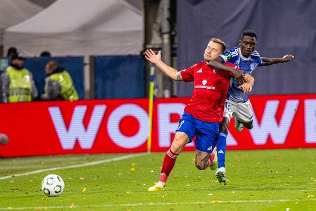 Olomuniec 23.10.2025 Pilka nozna Liga Konferencji UEFA sezon 2025 2026 kolejka 2 mecz: Sigma Olomuniec - Rakow Czestochowa nz. Fran Tudor, Abubakar Ghali --- Olomouc, Football UEFA Conference League season 2025 2026 round 2 match: Sigma Olomouc - Rakow Czestochowa op. Fran Tudor, Abubakar Ghali Fot. Rafal Baranski Arena Akcji NEWSPIX.PL --- newspix.pl 