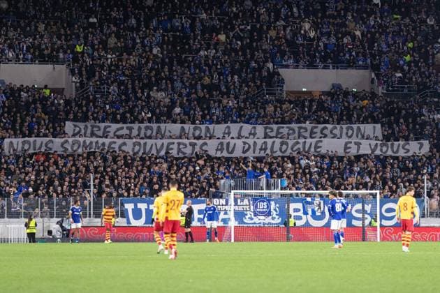 2025.10.23 Strasbourg Liga Konferencji UEFA kolejka 2 sezon 2025 2026 Racing Strasbourg - Jagiellonia Bialystok Nz transparent strasbourg Foto Sathire KELPA ArenaAkcji 2025.10.23 Strasbourg football UEFA Conference League round 2 season 2025 2026 match Racing Strasbourg - Jagiellonia Bialystok Credit: Sathire KELPA ArenaAkcji NEWSPIX.PL --- newspix.pl 