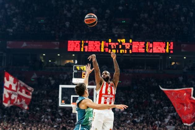 KK Crvena zvezda v Saski Baskonia - EuroLeague BELGRADE, SERBIA - OCTOBER 23: Codi Miller-McIntyre (0) of Crvena zvezda in action during the Turkish Airlines EuroLeague basketball match between KK Crvena zvezda and Saski Baskonia at the Belgrade Arena in Belgrade, Serbia on October 23, 2025. Filip Stevanovic Anadolu Belgrade Serbia. Editorial use only. Please get in touch for any other usage.  Copyright: x2025xAnadoluxFilipxStevanovicx