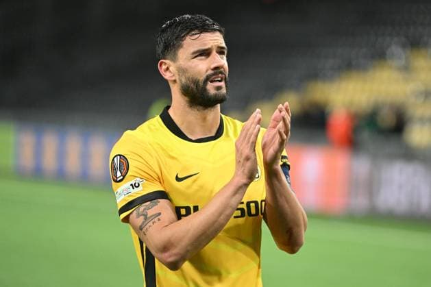 BERN, SWITZERLAND - OCTOBER 23: Loris Benito of Young Boys celebrating the victory during the UEFA Europa League 2025 26 League Phase MD3 match between BSC Young Boys and PFC Ludogorets 1945 at Stadion Wankdorf on October 23, 2025 in Bern, Switzerland. Bern Stadion Wankdorf Bern Switzerland Copyright: xJustPictures.ch ManuelxWinterbergerx jp-en-EuSpIm-MWI_4486