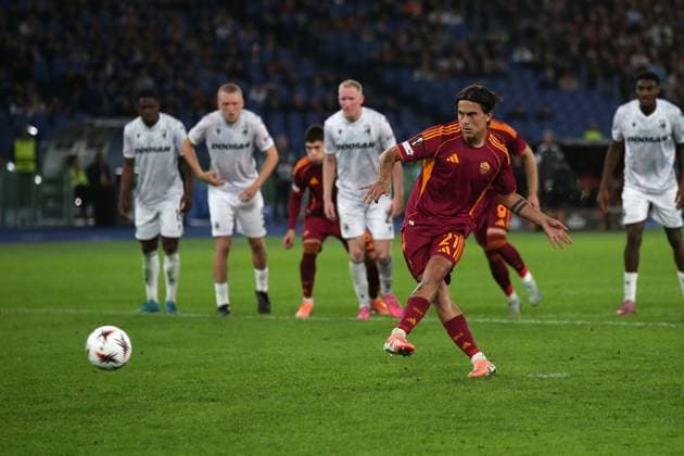 CALCIO - UEFA Europa League - AS Roma vs FC Viktoria Plzen 23.10.2025 Europa League Fase a Gironi : Roma vs Viktoria Plzen Nella foto: Paulo Dybala gol (Foto Gino Mancini) Rome Italy  Copyright: xIPAxSport ABACAx