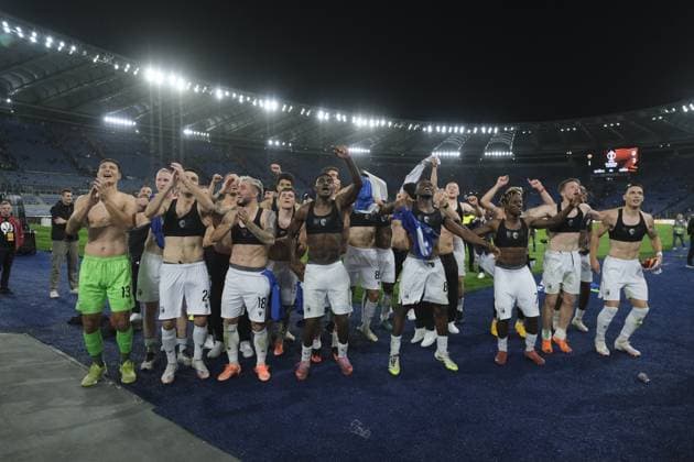 CALCIO - UEFA Europa League - AS Roma vs FC Viktoria Plzen Viktoria Plzen celebrate victory match during UEFA Europa League first round day 3 football match AS Roma vs FC Viktoria Plzen at the Olimpic Stadium in Rome, on October 23, 2025. Rome Italy  Copyright: xIPAxSport ABACAx