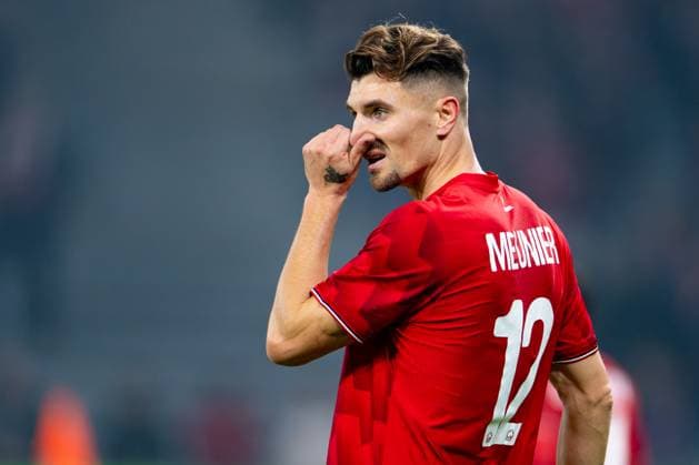 2025-10-23 LOSC Lille v PAOK FC - UEFA Europa League 2025 26 League Phase MD3 LILLE, FRANCE - OCTOBER 23: Thomas Meunier of Lille OSC looks on during the UEFA Europa League 2025 26 League Phase MD3 match between LOSC Lille and PAOK FC at Stade Pierre Mauroy on October 23, 2025 in Lille, France. Lille Stade Pierre Mauroy France Content not available for redistribution in The Netherlands directly or indirectly through any third parties. Copyright: xJorisxVerwijstx