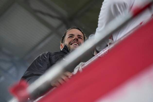 Christian Günter Christian Guenter (SC Freiburg, 30) bei den Fans. Ultras , Deutschland, Fussball, UEFA Europa League, 3.Spieltag, Ligaphase, 2025 2026, SC Freiburg vs. FC Utrecht, 23.10.2025, Europa-Park Stadion, Freiburg, Deutschland Freiburg Europa-Park Stadion Baden-Württemberg Deutschland Copyright: xArnexAmbergx