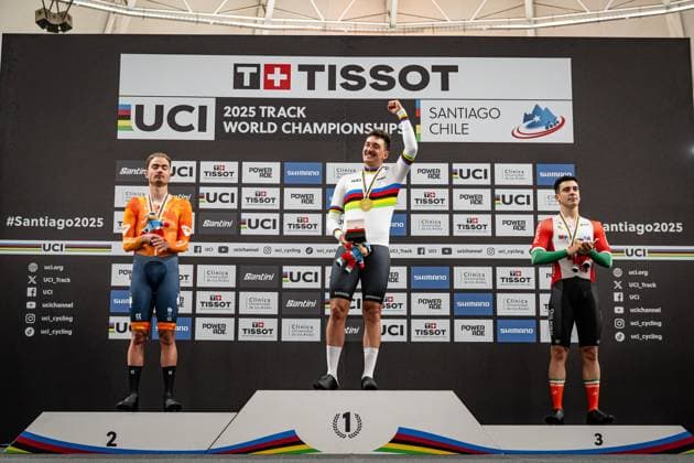 AUGENSTEIN Moritz: UCI Track cycling, Rad, Radsport, Bahnrad, Bahn World Championships 2025 AUGENSTEIN Moritz ( GER ) Germany Award Ceremony - Medal Ceremony - Podium - Querformat - quer - horizontal - Landscape - Event Veranstaltung: UCI Track Cycling World Championships 2025 - Category Kategorie: Cycling - Track Cycling World Championships - Elite Men - Location Ort: South America Chile - Santiago de Chile - Velodromo Parque Penalolen Instituto - Discipline: Scratch Race - Distance: 10 km - Date Datum: 23.10.2025 Thursday Day 2 -