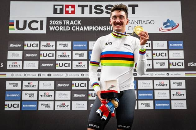 AUGENSTEIN Moritz: UCI Track cycling, Rad, Radsport, Bahnrad, Bahn World Championships 2025 AUGENSTEIN Moritz ( GER ) Germany Award Ceremony - Medal Ceremony - Podium - Querformat - quer - horizontal - Landscape - Event Veranstaltung: UCI Track Cycling World Championships 2025 - Category Kategorie: Cycling - Track Cycling World Championships - Elite Men - Location Ort: South America Chile - Santiago de Chile - Velodromo Parque Penalolen Instituto - Discipline: Scratch Race - Distance: 10 km - Date Datum: 23.10.2025 Thursday Day 2 -