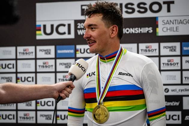 AUGENSTEIN Moritz: UCI Track cycling, Rad, Radsport, Bahnrad, Bahn World Championships 2025 AUGENSTEIN Moritz ( GER ) Germany Award Ceremony - Medal Ceremony - Podium - Querformat - quer - horizontal - Landscape - Event Veranstaltung: UCI Track Cycling World Championships 2025 - Category Kategorie: Cycling - Track Cycling World Championships - Elite Men - Location Ort: South America Chile - Santiago de Chile - Velodromo Parque Penalolen Instituto - Discipline: Scratch Race - Distance: 10 km - Date Datum: 23.10.2025 Thursday Day 2 -