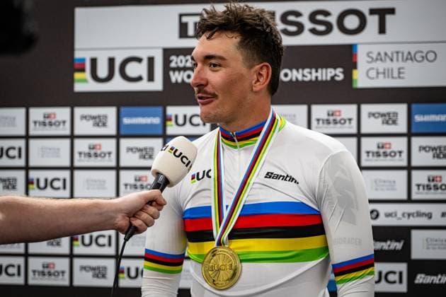 AUGENSTEIN Moritz: UCI Track cycling, Rad, Radsport, Bahnrad, Bahn World Championships 2025 AUGENSTEIN Moritz ( GER ) Germany Award Ceremony - Medal Ceremony - Podium - Querformat - quer - horizontal - Landscape - Event Veranstaltung: UCI Track Cycling World Championships 2025 - Category Kategorie: Cycling - Track Cycling World Championships - Elite Men - Location Ort: South America Chile - Santiago de Chile - Velodromo Parque Penalolen Instituto - Discipline: Scratch Race - Distance: 10 km - Date Datum: 23.10.2025 Thursday Day 2 -