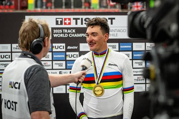 AUGENSTEIN Moritz: UCI Track cycling, Rad, Radsport, Bahnrad, Bahn World Championships 2025 AUGENSTEIN Moritz ( GER ) Germany Award Ceremony - Medal Ceremony - Podium - Querformat - quer - horizontal - Landscape - Event Veranstaltung: UCI Track Cycling World Championships 2025 - Category Kategorie: Cycling - Track Cycling World Championships - Elite Men - Location Ort: South America Chile - Santiago de Chile - Velodromo Parque Penalolen Instituto - Discipline: Scratch Race - Distance: 10 km - Date Datum: 23.10.2025 Thursday Day 2 -