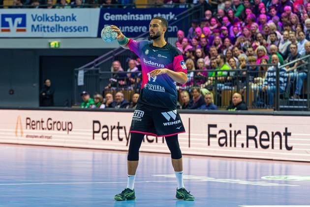 23.10.2025, xovx, Handball Daikin Handball Bundesliga, HSG Wetzlar - FRISCH AUF! Göppingen Philipp Ahouansou (HSG Wetzlar), Freisteller Wetzlar Buderus-Arena Hessen Deutschland (DE)