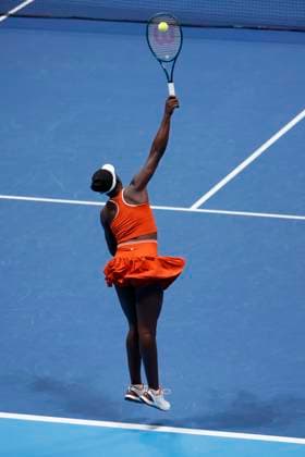 October 24, 2025, Tokyo, Japan: Victoria MBOKO (CAN) serves against Elena RYBAKINA (KAZ) during their Quarter Final match at the Toray Pan Pacific Open Tennis at Ariake Colosseum in Tokyo. The tournament runs from October 20 to 26. Rybakina won 6-3, 7-6 Tokyo Japan - ZUMAm191 20251024_aap_m191_015 Copyright: xRodrigoxReyesxMarinx