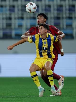 Maccabi Tel-Aviv v Midtjylland, UEFA Europa League 2025 2026 Backa Topola, Serbia. 23rd October 2025. Midtjylland s Pedro Bravo vies with Maccabi Tel-Aviv s Ben Laderman (L) during the UEFA Europa League football match between Maccabi Tel-Aviv and Midtjylland in Backa Topola, Serbia on Oct. 23, 2025. Backa Topola Serbia Copyright: xPedjaxMilosavljevic STARSPORTx x