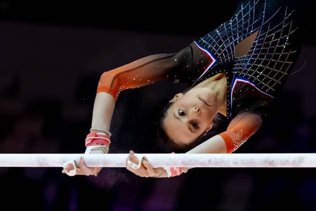 JAKARTA - Naomi Visser in action during the uneven bars apparatus final at the World Artistic Gymnastics Championships in Jakarta, Indonesia. ANP IRIS VAN DEN BROEK xVIxANPxSportx xxANPxIVx 540133869 originalFilename: 540133869.jpg