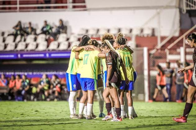 Amistoso Feminino Sub20 Brasil x México GOIÃ¢NIA, GO - 23.10.2025: AMISTOSO FEMININO SUB20 BRASIL X MÃ XICO - Friendly match between the Brazilian Women& 39;s Under-20 Team and the Mexican national team, Nationalteam held at the OnÃ sio Brasileiro Alvarenga Stadium in the city of Goiania GO, this Wednesday, 23rd. (Photo: Claudio Santos Fotoarena) x2829888x  ClaudioxSantos