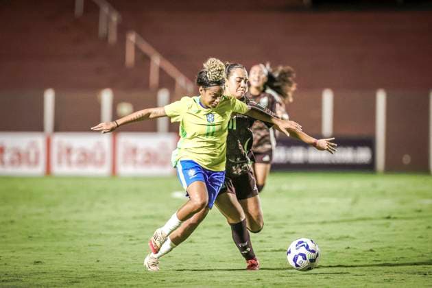 Amistoso Feminino Sub20 Brasil x México GOIÃ¢NIA, GO - 23.10.2025: AMISTOSO FEMININO SUB20 BRASIL X MÃ XICO - Friendly match between the Brazilian Women& 39;s Under-20 Team and the Mexican national team, Nationalteam held at the OnÃ sio Brasileiro Alvarenga Stadium in the city of Goiania GO, this Wednesday, 23rd. (Photo: Claudio Santos Fotoarena) x2829909x  ClaudioxSantos