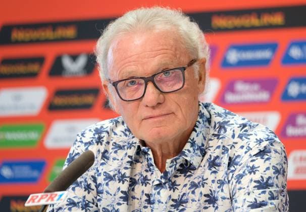 Fussball - 2. Bundesliga - Saison 2025 26 1. FC Kaiserslautern 24.10:2025 Fritz-Walter-Stadion Buchvorstellung mit Hans-Peter BRIEGEL und Autor Wolfgang STEPHAN 1. FC Kaiserslautern