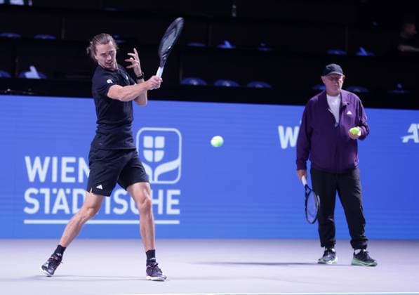 TENNIS - ATP, Tennis Herren Erste Bank Open VIENNA,AUSTRIA,24.OCT.25 - TENNIS - ATP World Tour, Erste Bank Open, training. Image shows Alexander Zverev (GER) and his coach and father Alexander Zverev senior.  GEPAxpictures xWalterxLuger