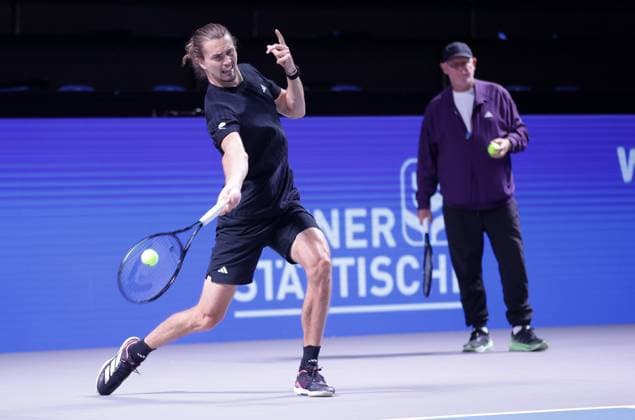 TENNIS - ATP, Tennis Herren Erste Bank Open VIENNA,AUSTRIA,24.OCT.25 - TENNIS - ATP World Tour, Erste Bank Open, training. Image shows Alexander Zverev (GER) and his coach and father Alexander Zverev senior.  GEPAxpictures xWalterxLuger