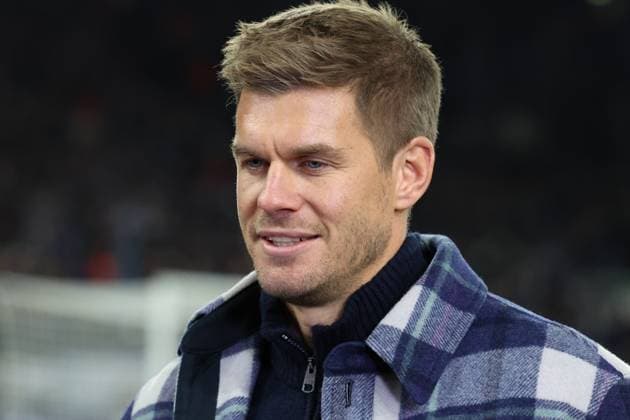 24.10.2025, xrekx, Fussball 2.Bundesliga, FC Schalke 04 - SV Darmstadt 98 v.l. Simon Terodde (DFL DFB REGULATIONS PROHIBIT ANY USE OF PHOTOGRAPHS as IMAGE SEQUENCES and or QUASI-VIDEO) Gelsenkirchen