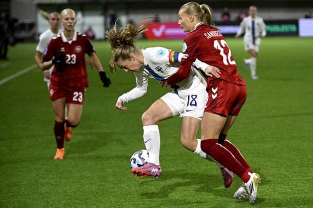 Finnish Linda Sällström (18) and Danish Stine Sandbech fighting for the ball during women s Nations s League football match Finland vs Denmark in Tampere, Finland on 24th October, 2025. Tampere Finland LKFTJK20251024190209UBVF  Copyright: xAnttixAimo-Koivistox LKFTJK20251024190209UBVF