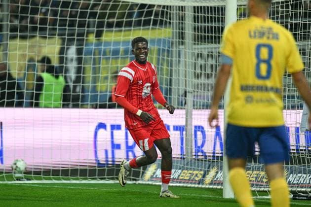 Fußball I Herren I Saison 2025-2026 I Regionalliga I 13. Spieltag I Hallescher FC - 1. FC Lokomotive Leipzig I 24.10.2025 Torjubel Bocar Baro (26, Hallescher FC) Freisteller, Nahaufnahme, Porträt, Portrait, Einzelfoto, Einzelbild, Körper Halle (Saale) Leuna-Chemie-Stadion Sachsen-Anhalt Deutschland Copyright: xLobeca InesxHähnelx