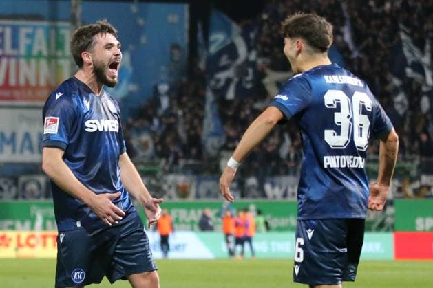 24.10.2025, xpfrx, Fussball 2.Bundesliga, SpVgg Greuther Fuerth - Karlsruher SC v.l. Torjubel nach dem Tor zum celebrating the goal celebrate 0:2 durch Lilian Egloff (Karlsruher SC KSC) (DFL DFB REGULATIONS PROHIBIT ANY USE OF PHOTOGRAPHS as IMAGE SEQUENCES and or QUASI-VIDEO) Fuerth