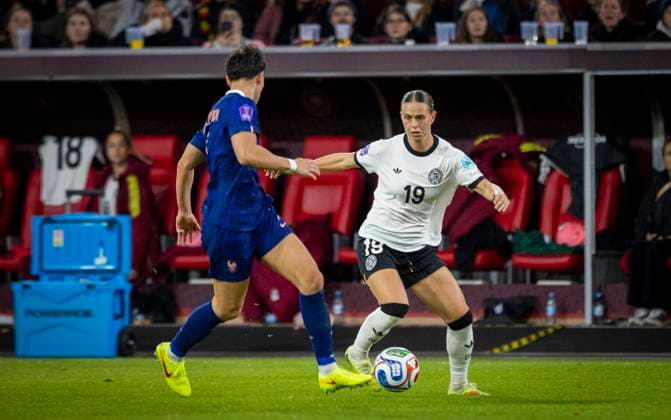 Düsseldorf, Germany. 24th Oct 2025. Klara Bühl (DFB) Germany - France Deutschland - Frankreich 24.10.2025