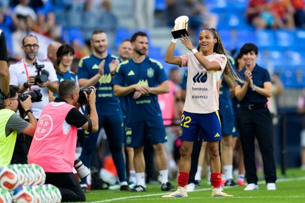 251024 Maite Zubieta of Spain ahead of the Women s Nations League semifinal football match between Spain and Sweden on October 24, 2025 in Malaga. Photo: Ludvig Thunman BILDBYRAN kod LT LT0735 fotboll football soccer fotball nations league uefa womens nations league spanien sverige sweden spain dam bbeng semifinal Copyright: LUDVIGxTHUNMAN BB251024LT015