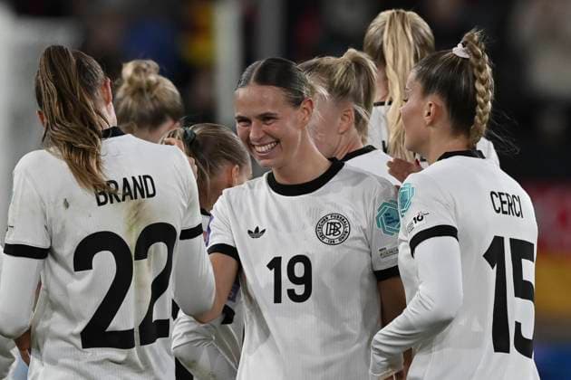 Klara Bühl Buehl (Deutschland 19) jubelt nach dem Tor zum 1:0 mit der Mannschaft 24.10.2025 Fussball UEFA Frauen Nations League, Deutschland vs Frankreich, Merkur Spiel-Arena, Duesseldorf,