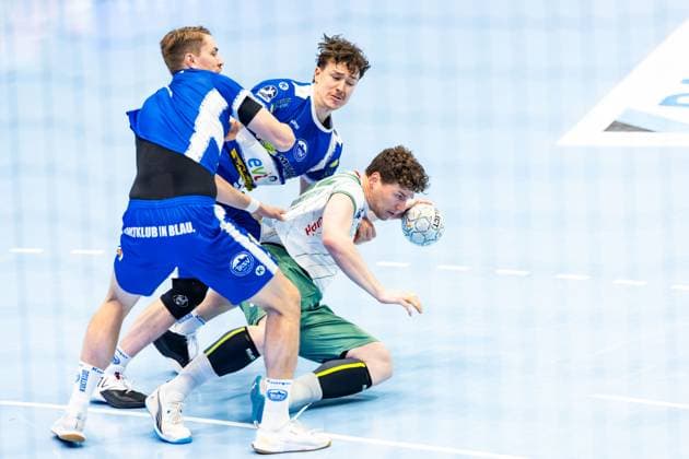 24.10.2025, GER, Handball, Maenner, Saison 25 26, Daikin 1.Bl, 10.Spieltag ThSV Eisenach - GWD Minden Oskar Joelsson (ThSV Eisenach,3)<, Tillman Leu (ThSV Eisenach,99) 99817 Eisenach Werner-Assmann-Halle Am Sportp Thueringen Deutschland