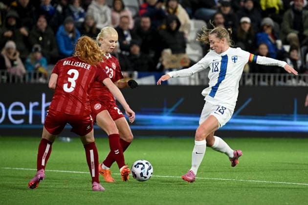 Linda Sällström of Finland (R) and Sofie Svava (C) and Stine Ballisager of Denmark during the women s Nations s League football match Finland vs Denmark in Tampere, Finland on 24th October, 2025. Tampere Finland LKFTJK20251024202321EVSR  Copyright: xAnttixAimo-Koivistox LKFTJK20251024202321EVSR