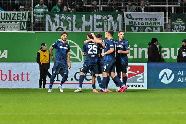 2. Bundesliga; SpVgg Greuther Fuerth - Karlsruher SC; 24.10.2025 FUERTH, GERMANY - OCTOBER 24: Lilian EGLOFF (Karlsruher SC 25) celebrating the goal to makes 0-2 during the 2. bundesliga match between SpVgg Greuther Fuerth vs. Karlsruher SC on matchday 10 at Sportpark Ronhof Thomas Sommer on October 24, 2025 in Fuerth, Germany DFL REGULATIONS PROHIBIT ANY USE OF PHOTOGRAPHS AS IMAGE SEQUENCES AND OR QUASI-VIDEO