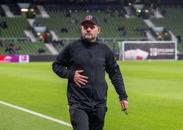 Fußball, Herren, Saison 2025 2026, 1. Bundesliga (8. Spieltag), SV Werder Bremen - 1. FC Union Berlin, Trainer Steffen Baumgart (1. FC Union Berlin) vor dem Spiel, 24.10.2025, Copyright: xMatthiasxKochx