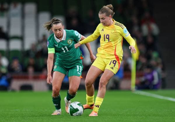 2025 UEFA Women s Nations League Promotion Relegation Play-off First Leg, Aviva Stadium, Dublin 24 10 2025 Republic of Ireland vs Belgium Ireland s Katie McCabe and Belgium s Jarne Teulings Katie McCabe and Jarne Teulings 24 10 2025  Copyright: x INPHO RyanxByrnex RB1_8369