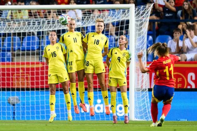 251024 Alexia Putellas of Spain scores the 1-0 goal during the Women s Nations League semifinal football match between Spain and Sweden on October 24, 2025 in Malaga. Photo: Ludvig Thunman BILDBYRAN kod LT LT0735 fotboll football soccer fotball nations league uefa womens nations league spanien sverige sweden spain dam bbeng semifinal Copyright: LUDVIGxTHUNMAN BB251024LT040
