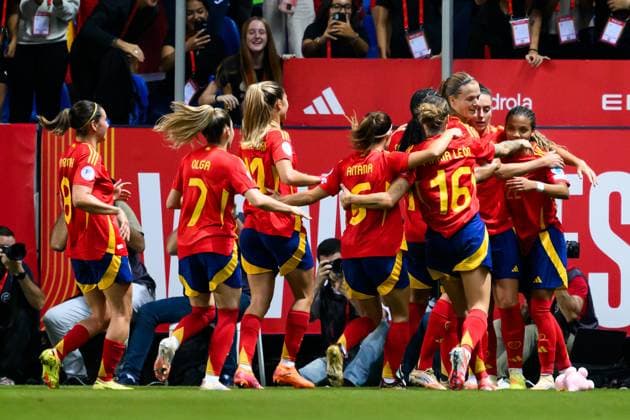 251024 Alexia Putellas of Spain celebrates after 1-0 during the Women s Nations League semifinal football match between Spain and Sweden on October 24, 2025 in Malaga. Photo: Ludvig Thunman BILDBYRAN kod LT LT0735 fotboll football soccer fotball nations league uefa womens nations league spanien sverige sweden spain dam bbeng semifinal jubel Copyright: LUDVIGxTHUNMAN BB251024LT042