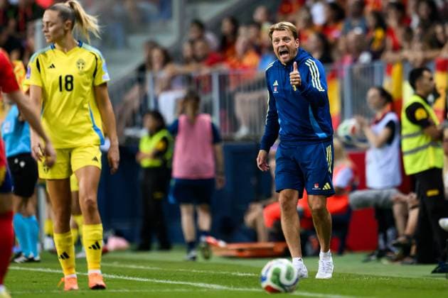 251024 Head coach Tony Gustavsson of Sweden during the Women s Nations League semifinal football match between Spain and Sweden on October 24, 2025 in Malaga. Photo: Ludvig Thunman BILDBYRAN kod LT LT0735 fotboll football soccer fotball nations league uefa womens nations league spanien sverige sweden spain dam bbeng semifinal Copyright: LUDVIGxTHUNMAN BB251024LT058