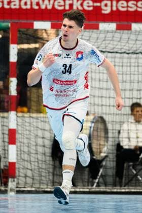 Huettenberg: HBL - 25 26 - TV Huettenberg - SG BBM Bietigheim Paul Kompenhans (Huettenberg) Jubel Freude Emotion Torjubel Torschuetze Torschütze Huettenberg Sportzentrum Deutschland