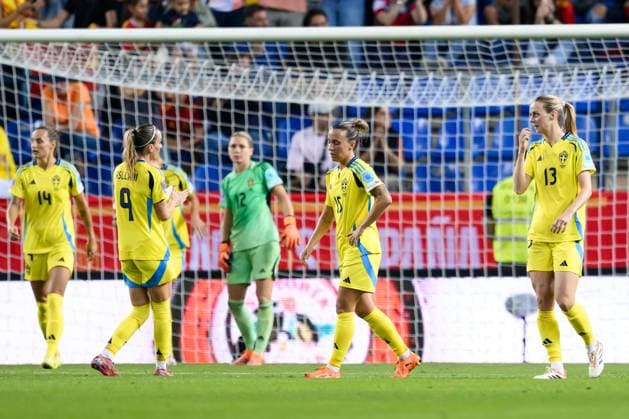 251024 Julia Zigiotti Olme and Amanda Ilestedt of Sweden look dejected during the Women s Nations League semifinal football match between Spain and Sweden on October 24, 2025 in Malaga. Photo: Ludvig Thunman BILDBYRAN kod LT LT0735 fotboll football soccer fotball nations league uefa womens nations league spanien sverige sweden spain dam bbeng semifinal depp Copyright: LUDVIGxTHUNMAN BB251024LT060
