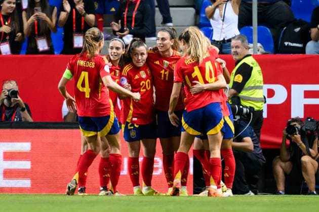 251024 Players of Spain celebrate after 3-0 during the Women s Nations League semifinal football match between Spain and Sweden on October 24, 2025 in Malaga. Photo: Ludvig Thunman BILDBYRAN kod LT LT0735 fotboll football soccer fotball nations league uefa womens nations league spanien sverige sweden spain dam bbeng semifinal jubel Copyright: LUDVIGxTHUNMAN BB251024LT067
