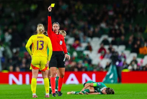 2025 UEFA Women s Nations League Promotion Relegation Play-off First Leg, Aviva Stadium, Dublin 24 10 2025 Republic of Ireland vs Belgium Referee Franziska Wildfeuer shows a yellow card to Elena Dhont of Belgium Franziska Wildfeuer shows a yellow card to Elena Dhont 24 10 2025  Copyright: x INPHO RyanxByrnex RB1_9367